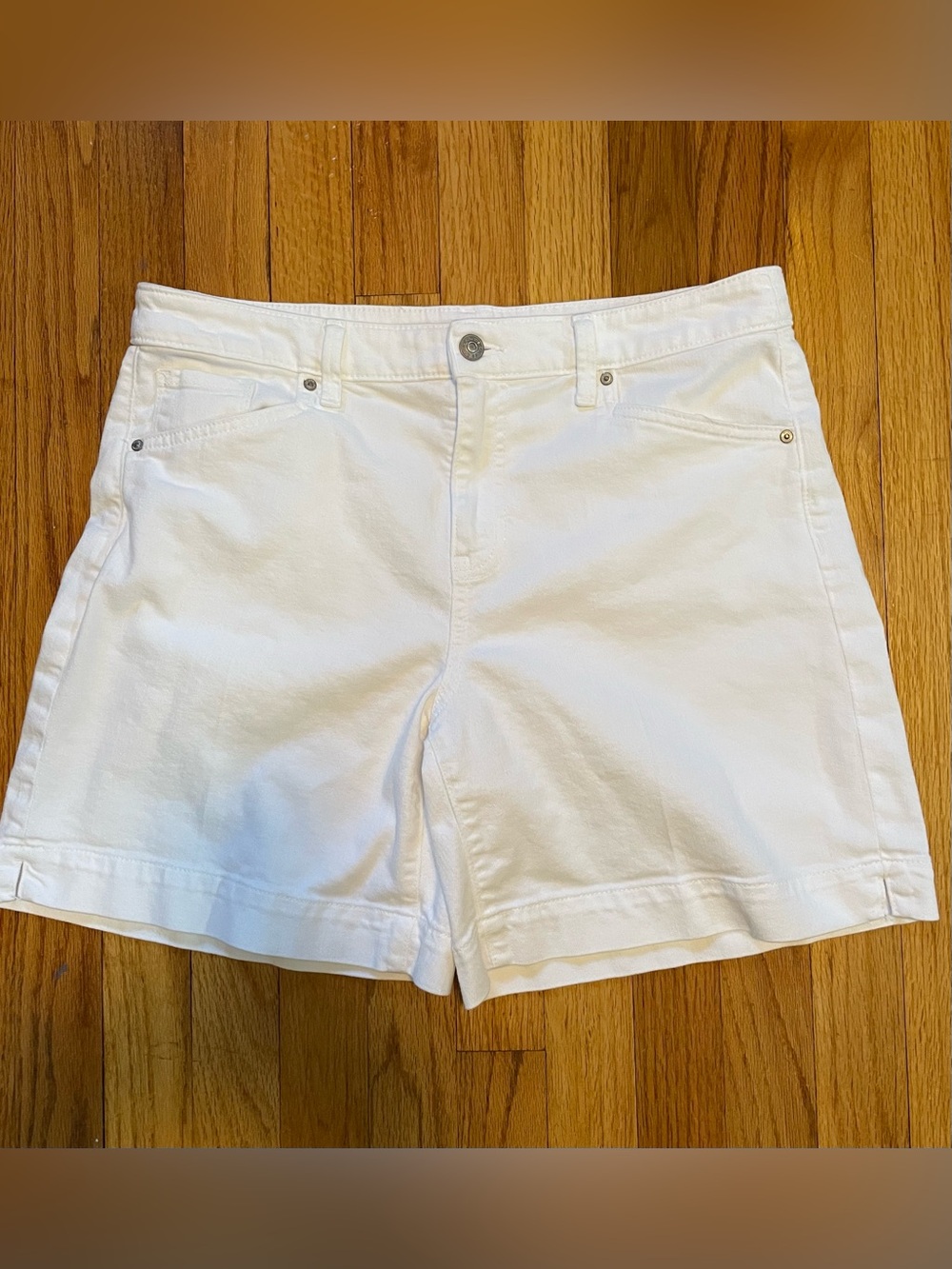 Chico's White Denim Jean 5 Pocket Shorts Summer Casual Women’s Size 10